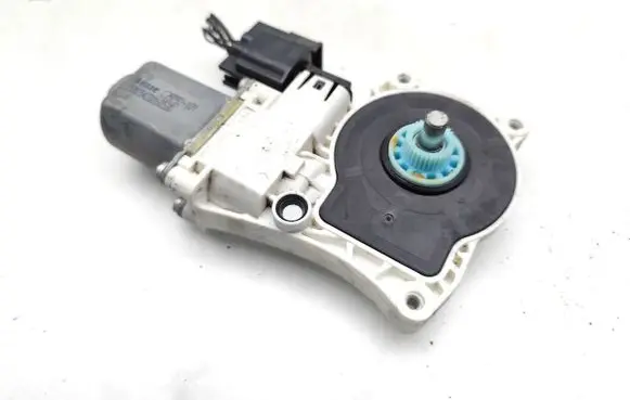 Jaguar XE Rear door window regulator motor C39793101