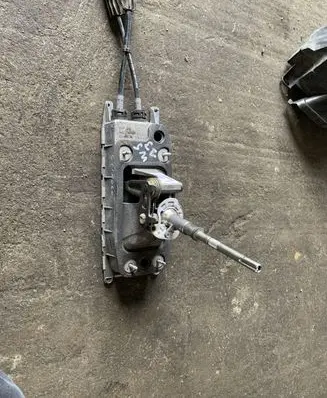 Volkswagen Scirocco Gear shifter/selector 1K0711045