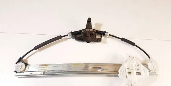 Rear window lifting mechanism without motor
