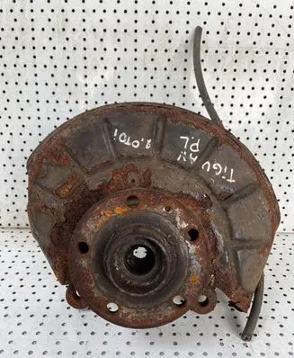 Volkswagen Tiguan Front wheel hub spindle knuckle