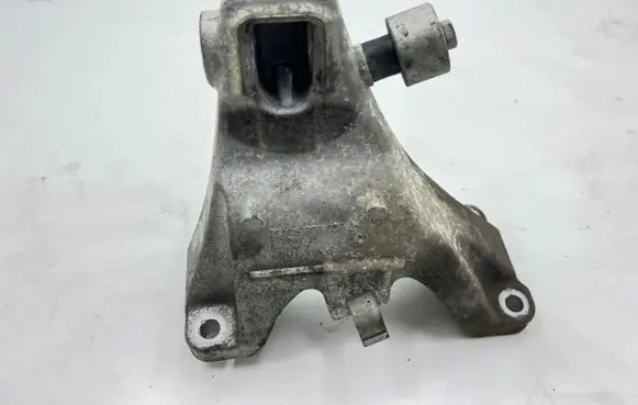 BMW 4 F32 F33 Engine mounting bracket 6870608