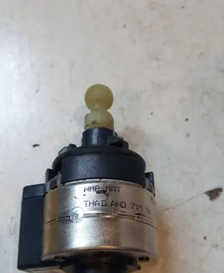 Volvo C30 Headlight level adjustment motor 7153113399 PL95LA24