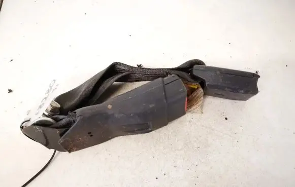 Subaru Forester SG Middle seatbelt buckle (rear) 