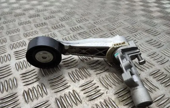 Peugeot 2008 I Generator/alternator belt tensioner