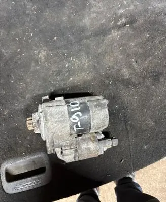 Volkswagen Golf IV Starter motor 020911023S