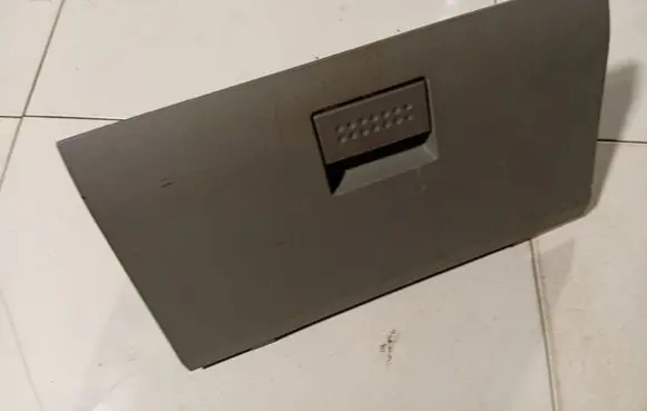 Chrysler Sebring (JS) Glove box 1000229K