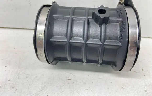 Mercedes-Benz E W124 Air intake duct part 1041410990