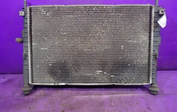 Ford Mondeo Mk III Coolant radiator