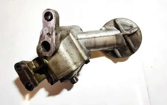Audi A6 S6 C5 4B Oil pump 059115105