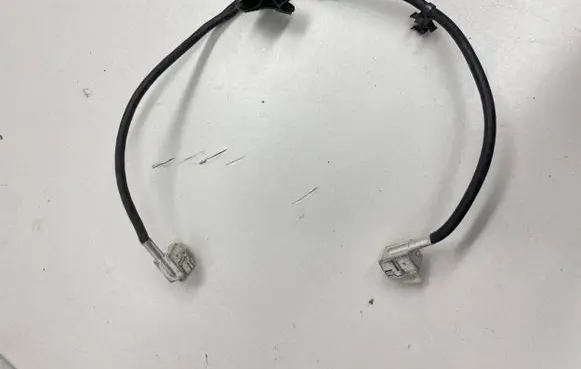 Volkswagen Jetta VI Positive cable (battery) 000051446B