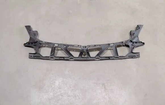 Mercedes-Benz E W212 Front bumper mounting bracket A2128854265