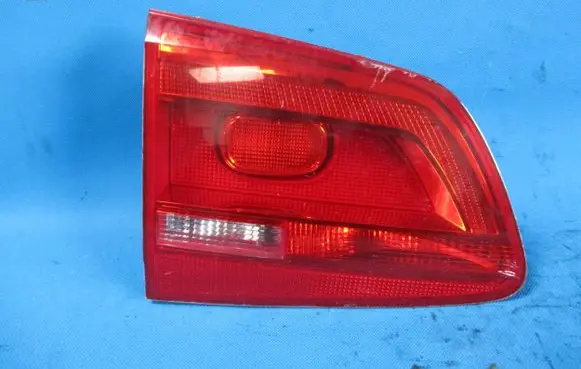 Volkswagen Touran II Tailgate rear/tail lights 1T0945093 092946 2TZ01046901