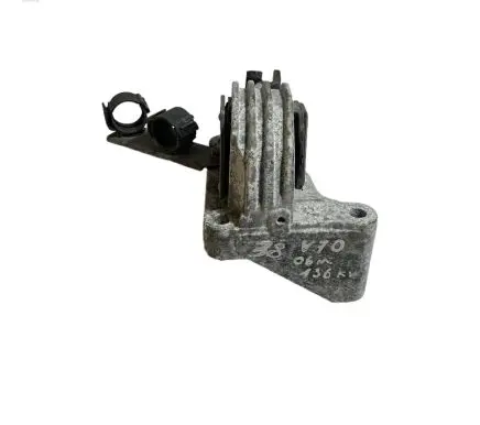 Volvo V70 Engine mounting bracket 326C88