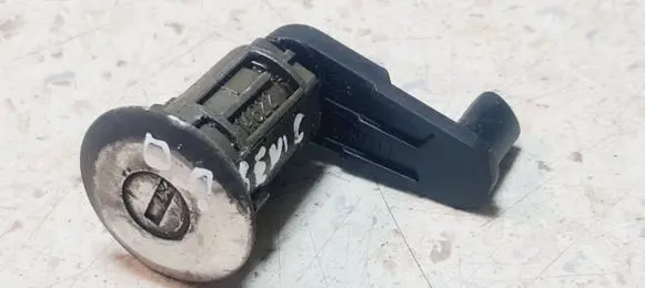Renault Scenic I Coupe door lock (next to the handle) 7700838541