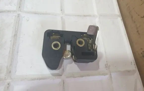 Seat Ibiza II (6k) Tailgate/trunk/boot lock/catch/latch 6K0827505