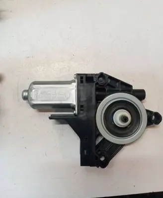 Volvo S60 Front door window regulator motor WR12717
