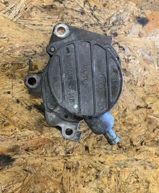 Volkswagen Polo Vacuum pump 038145101B