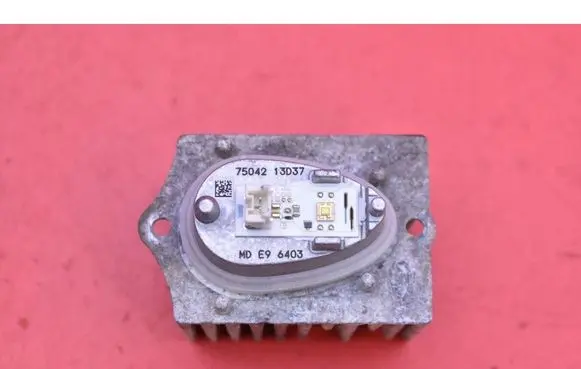 Volvo V40 Voltage converter/converter module 7504213D37
