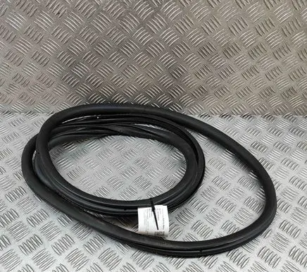 Citroen DS7 Crossback Rubber seal front coupe door 9811537480