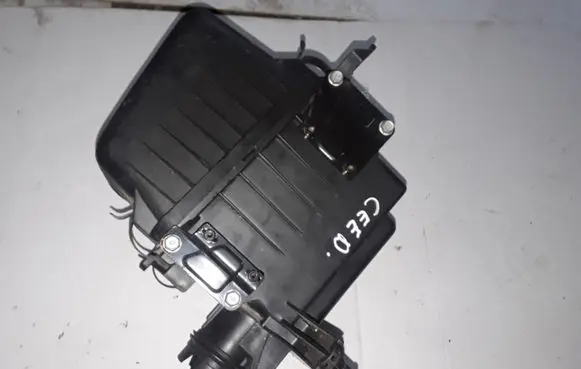 KIA Ceed Air filter box 281101H050