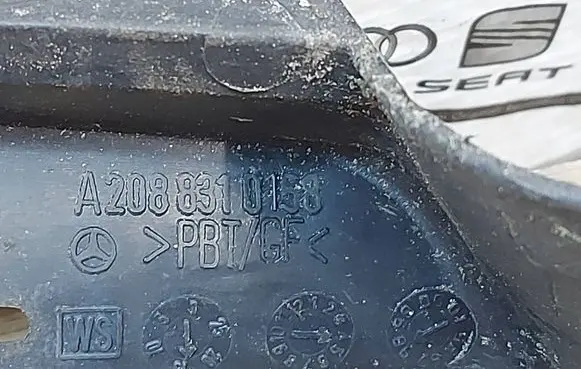 Mercedes-Benz CLK A208 C208 Wiper trim A2088310158