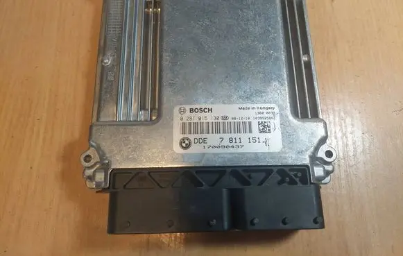 BMW 3 E90 E91 Engine control unit/module ECU 0281015130 7811151 170090437