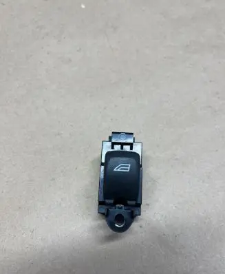 Volvo V40 Electric window control switch 31334569 12W386