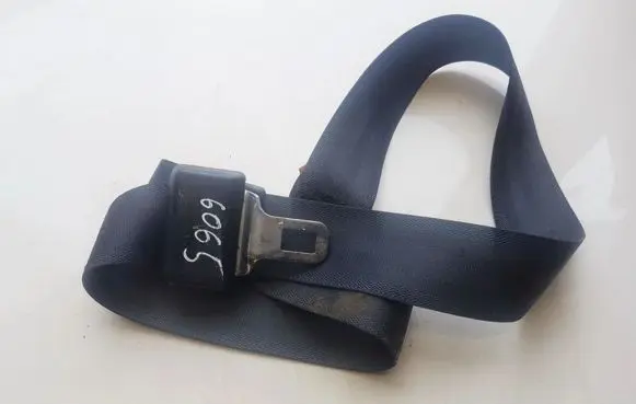 Mazda 323 Middle seatbelt (rear) 