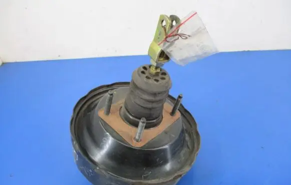 Nissan Micra Brake booster