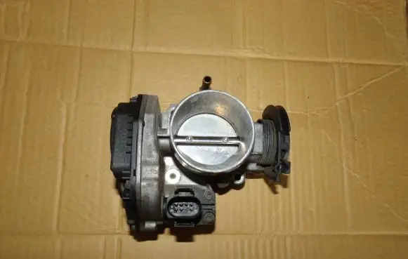 Audi A3 S3 8L Throttle valve 06A133063A