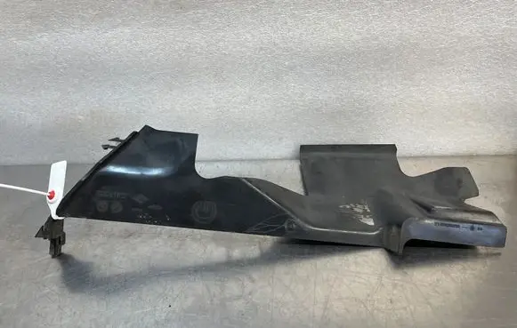 Renault Megane III Intercooler air guide/duct channel 