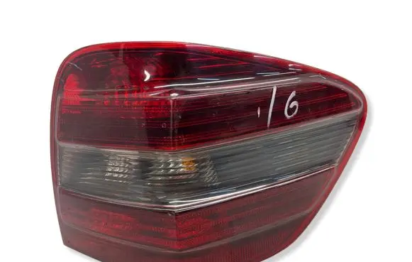 Mercedes-Benz ML W164 Rear/tail lights 404102R