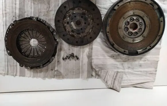 Volvo S40 Clutch set kit 3082000414 Bgv30