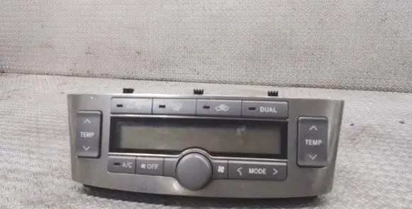 Toyota Avensis T250 Climate control unit