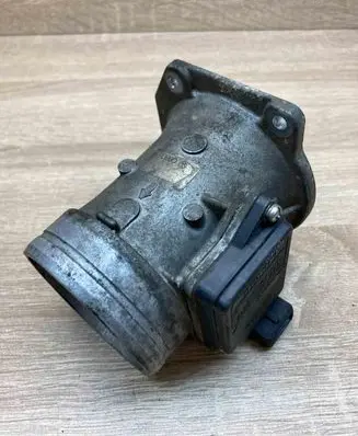 Audi A4 S4 B5 8D Mass air flow meter 037906461B AFH6010A