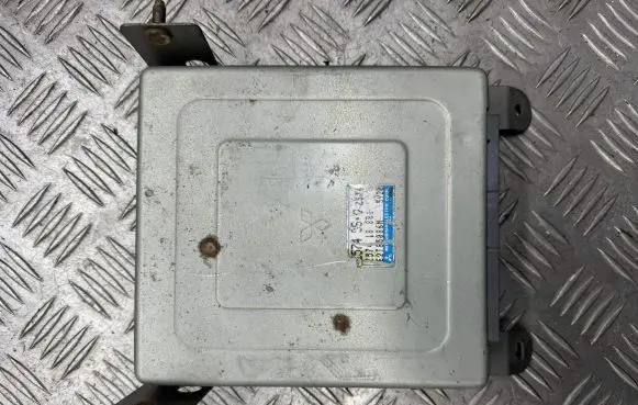 Mazda 323 Engine control unit/module Z57418881 E2T85086M 57455025