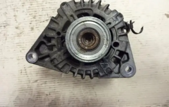 Hyundai i40 Generator/alternator 373002A800 VD699