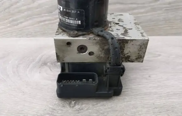 Audi A3 S3 8L ABS Pump 1J0907379A 10094603213 AMJ6621A59