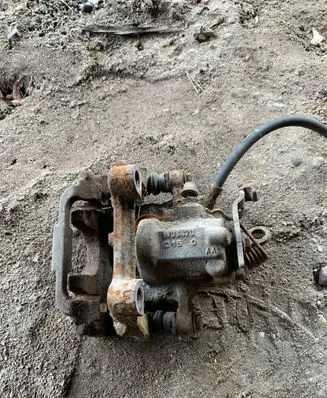 Volkswagen Golf VI Rear brake caliper W08470