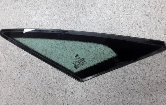 Mercedes-Benz E C207 W207 Rear side window