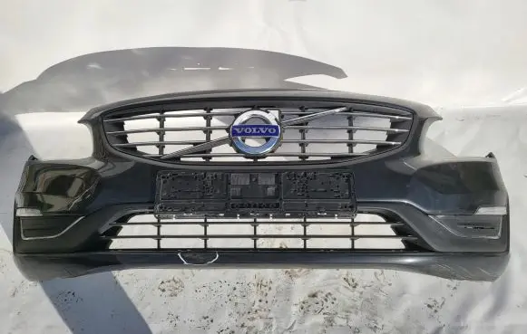 Volvo S60 Front bumper 31323831