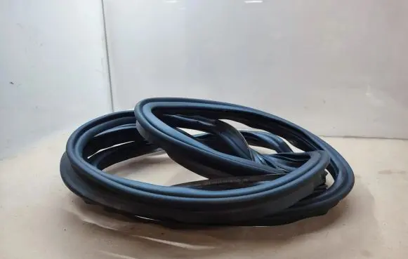 Audi A7 S7 4G Trunk rubber seal (body) 