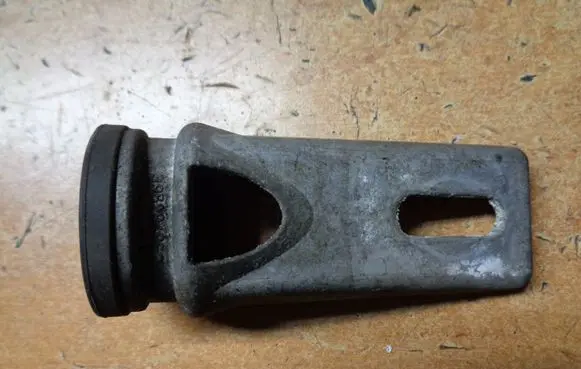 Opel Astra H Radiator mount bracket 13128108