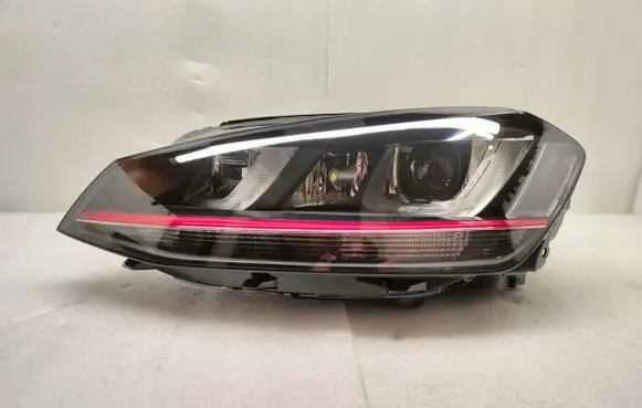 Volkswagen Golf VII Headlight/headlamp