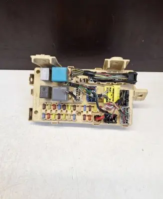 Toyota Avensis T250 Fuse module 05030814205002