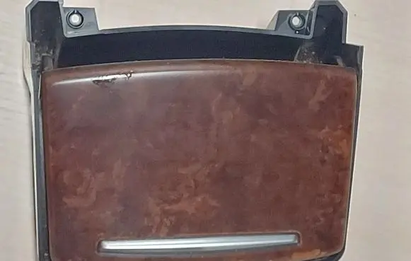 Cup holder front