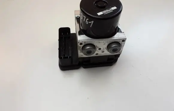 Volvo XC70 ABS Pump 30681619
