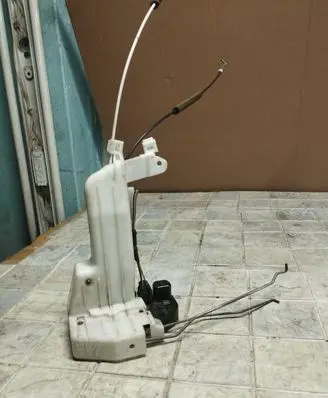 Chrysler Pacifica Front door lock