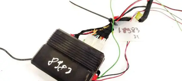Audi 80 90 B3 Alarm control unit/module 
