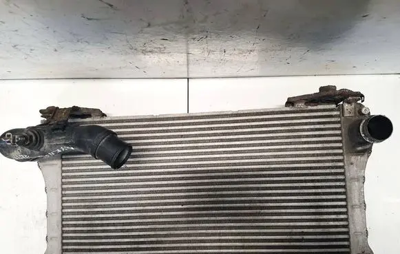 Toyota Avensis T270 Intercooler radiator 
